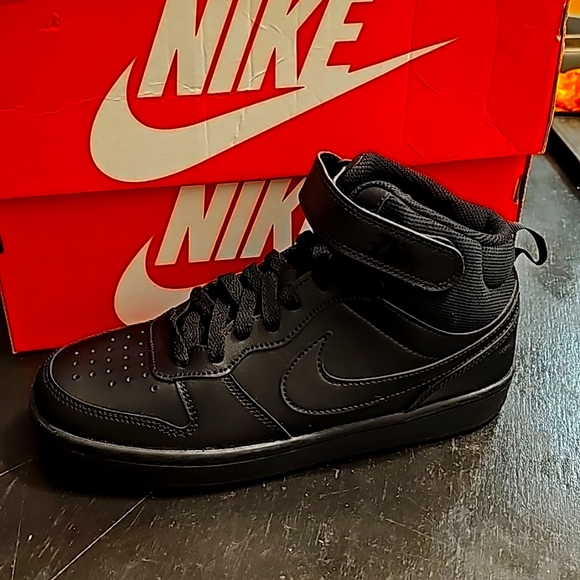 Nike Court borough mid 2 - Picture 1 of 5